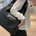 【福利回饋】M1U M1U 24SS 繆繆 壓印壓紋字母logo 皮質 托特包手提袋單肩包