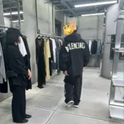 巴黎 BLC 23SS 秀款 膠帶 繃帶logo 防水防曬 連帽外套夾克風衣衝鋒衣