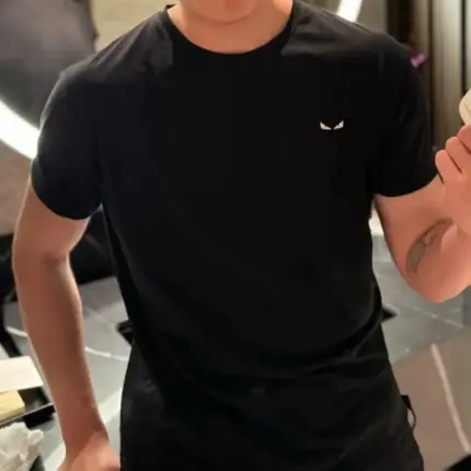 FD 23SS 小怪獸眼睛刺繡LOGO 短袖T恤 簡約素色經典款