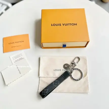 1V 22FW Monogram Logo 經典花紋 鑰匙圈 鑰匙扣