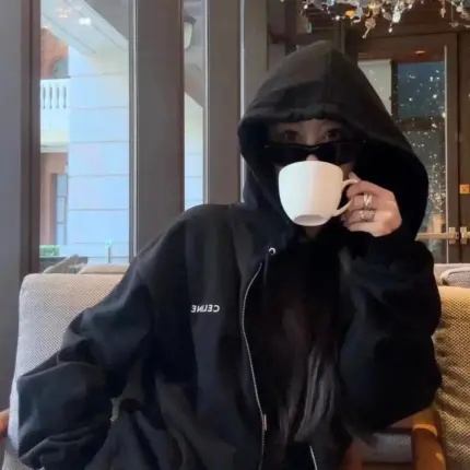 【現貨】CELIN 24FW 經典字母小LOGO印花 簡約素色 連帽外套夾克 黑色