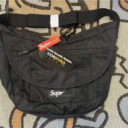 【現貨】Sup 22SS Small MessageBag 字母logo 郵差包側背包斜背包