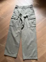 PRA 24SS 素色簡約 三角標小logo 水洗寬鬆口袋工裝褲長褲 橄欖綠