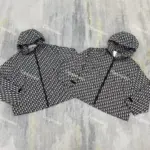 【現貨】【福利回饋】D1OR 滿版logo 滿印 連帽衝鋒衣風衣外套夾克