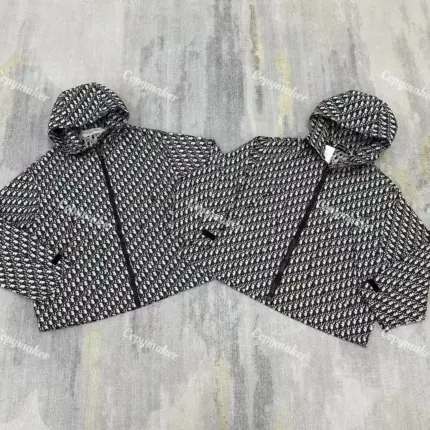 【現貨】【福利回饋】D1OR 滿版logo 滿印 連帽衝鋒衣風衣外套夾克