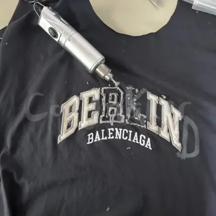 巴黎 BLC 23SS Be kind 補丁刺繡做舊破壞 logo字母 水洗 短袖T恤 水洗藍黑