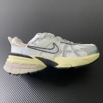 【預售】NK V2k Runtekk "Summit White Metallic Silver'' 復古老爹鞋跑步鞋 FD0736-100