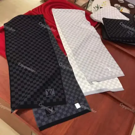 1V 經典棋盤格格紋 雙面 經典款 純羊毛 圍巾 披肩 二色