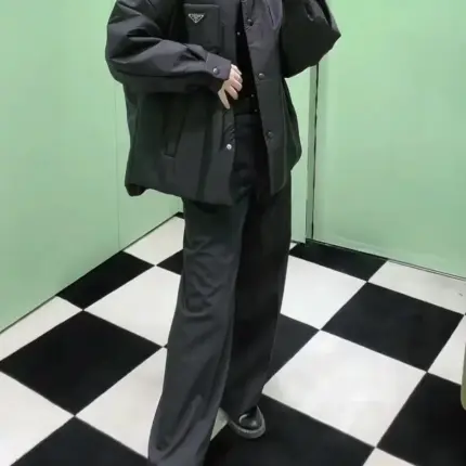 PRA 23FW Re-Nylon 再生尼龍 三角標口袋 棉服外套夾克