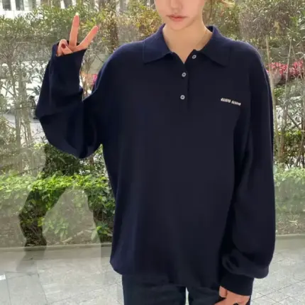 【現貨】M1U M1U 24FW 繆繆 刺繡字母logo 經典款 素色簡約 Polo衫長袖T恤 藏青色