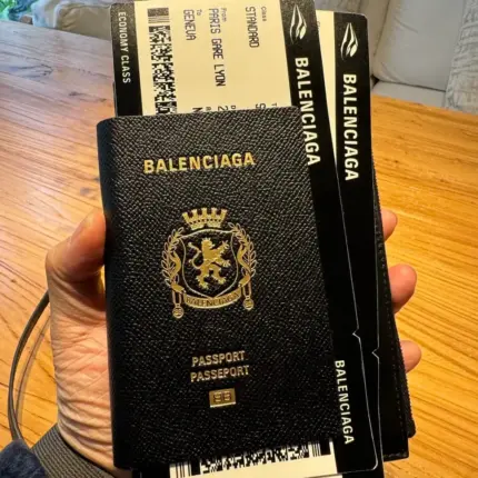 【現貨】巴黎 BLC 24SS Passport 可拆斜背 秀款 登機牌護照夾 牛皮 卡套皮夾錢包護照套