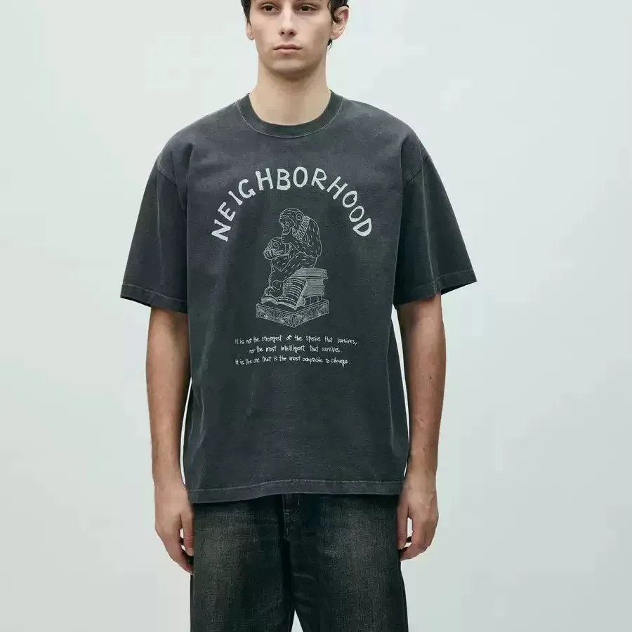 【預售】NEIGHBORHOOD 26SS 猿人骷髏字母印花 短袖T恤 NBHD 三色
