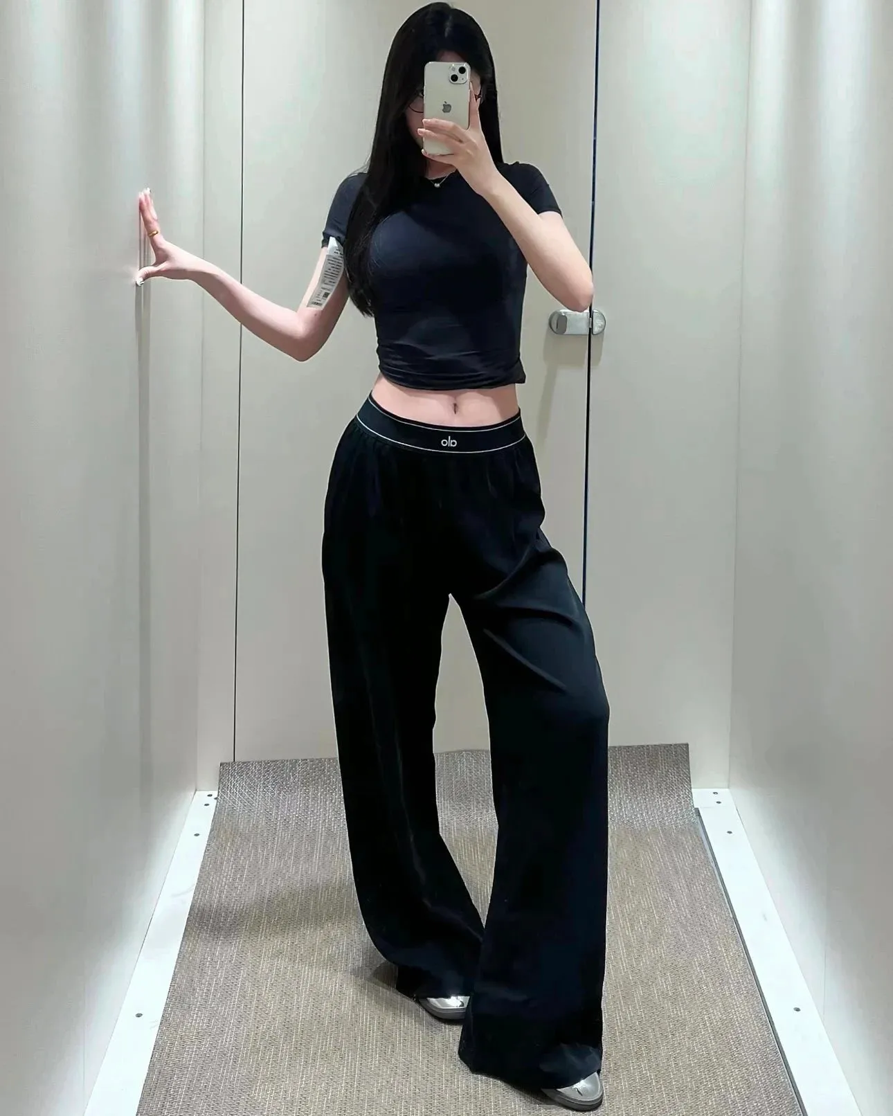 【現貨】alo yoga Suit Up TROUSER 經典字母logo 彈力吸濕排汗 運動褲休閒褲長褲 黑色
