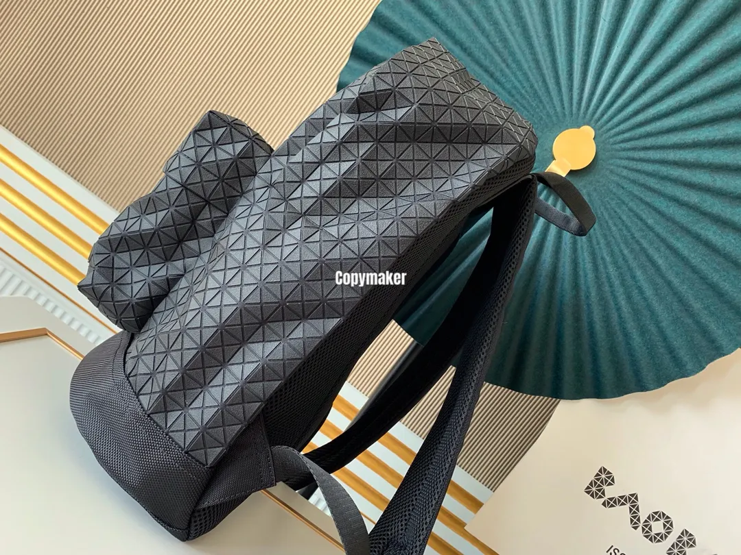 【618新品】【特價】lssey Mivake 25SS 三宅一生 Daypack 後背包雙肩包 黑色