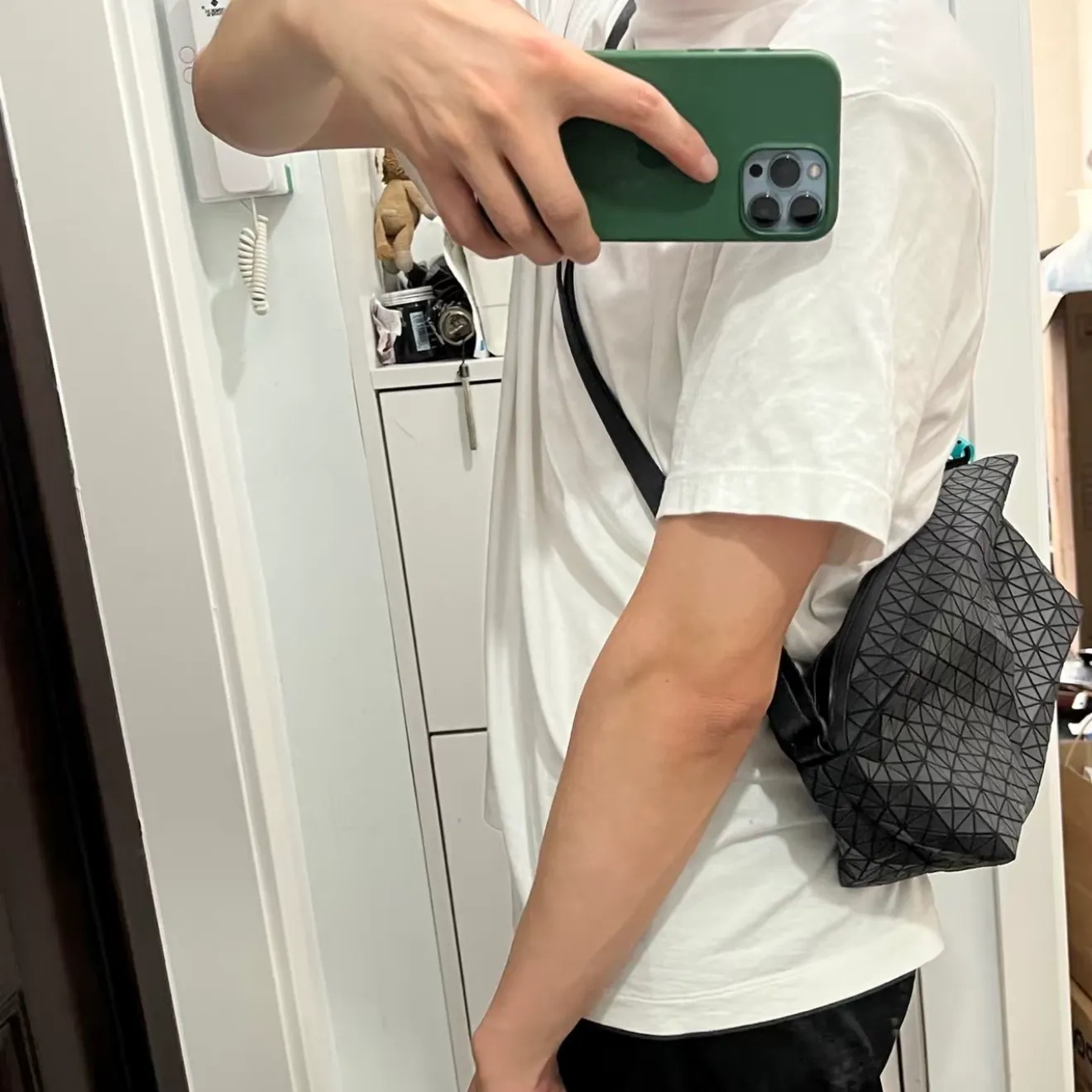 【預售】lssey Mivake 24SS 三宅一生 Kuro Saddle 相機包單肩包側背包斜背包 黑色