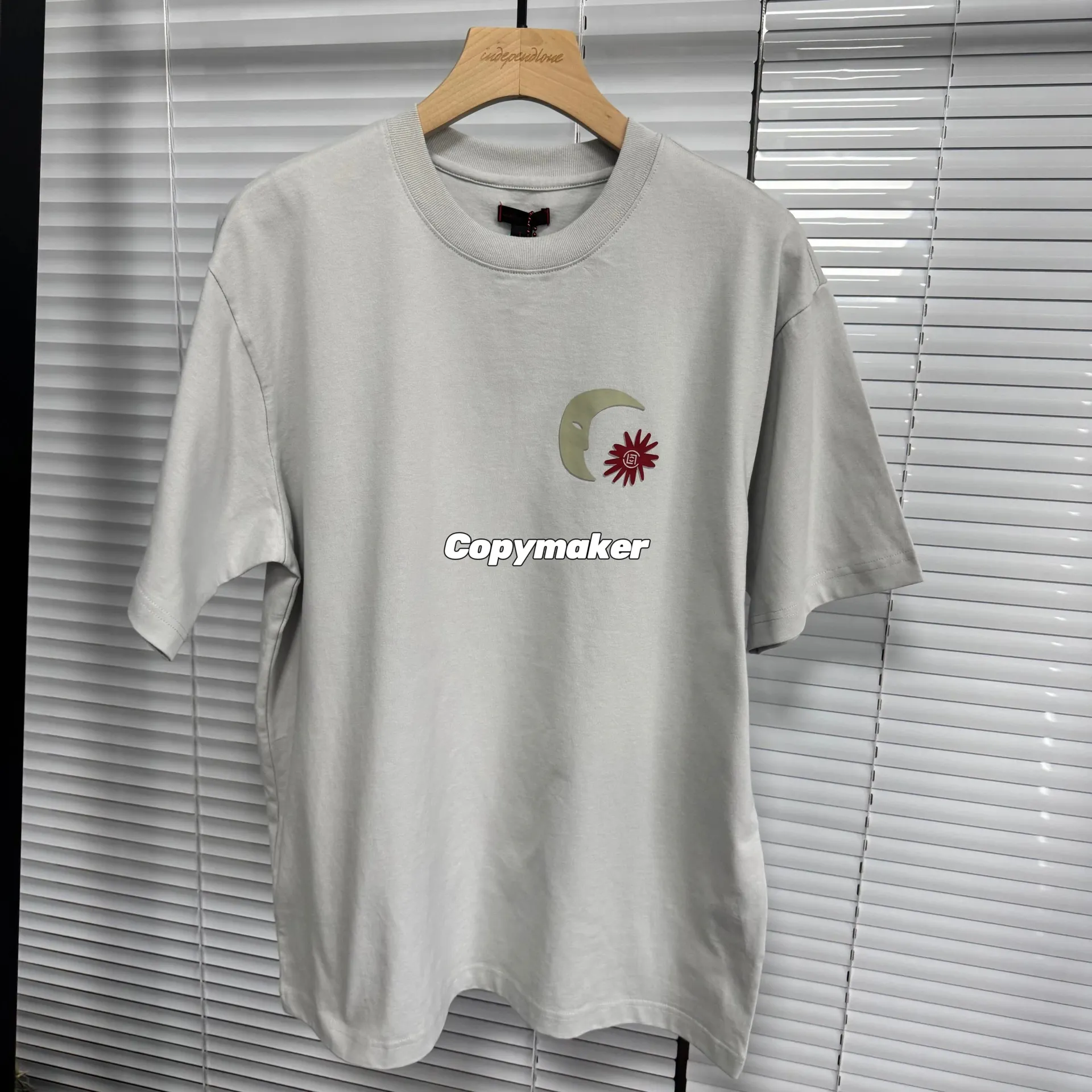 【預售】CLOT 25SS 月亮logo背面民族風印花 凝結集團 短袖T恤 淺灰色