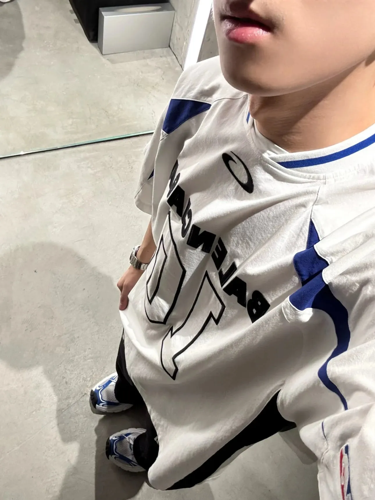 【618新品】【過驗】巴黎 BLC 26SS x NBA 聯名 拼接刺繡logo 短袖T恤足球衣 白色