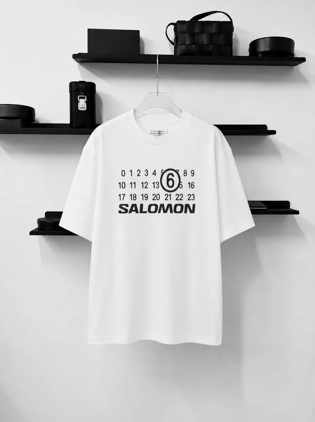 【預售】Salomon x MM6 26SS 聯名款 數字logo 短袖Ｔ恤 黑色/白色