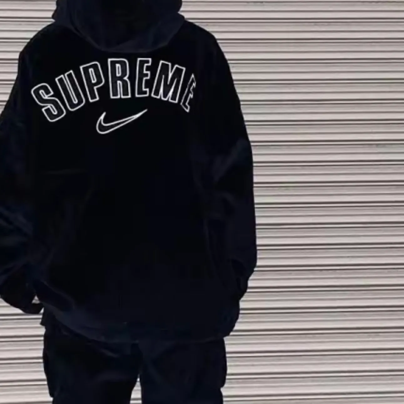 【預售】【雙11新品】Sup x NK SS25 聯名 燈芯絨 後背大刺繡 連帽棉服外套夾克 黑色