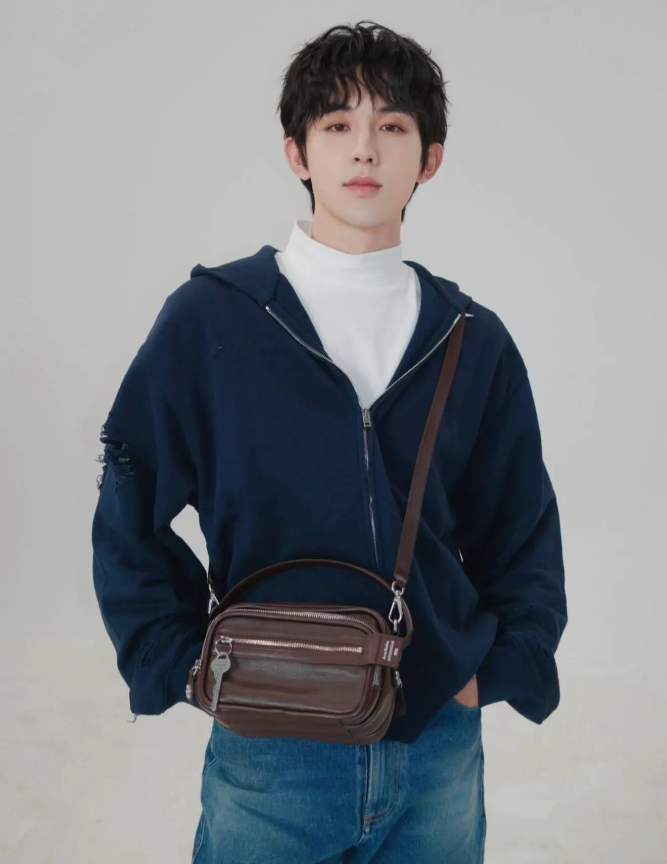 【預售】Acne Studios Camero Kit 小牛皮 相機包單肩包側背包手提包斜挎包 黑色/巧克棕