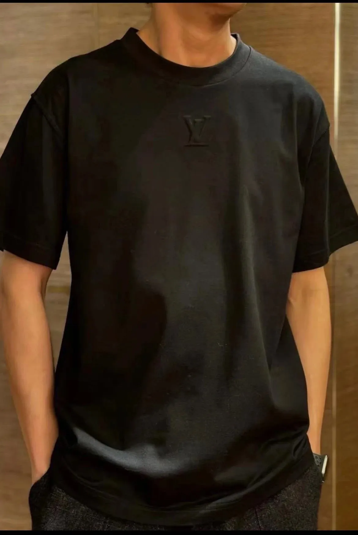 【現貨】【特價免運】1V 24SS Embossed T-Shirt 壓紋浮雕經典logo 重磅簡約素色 短袖 T恤
