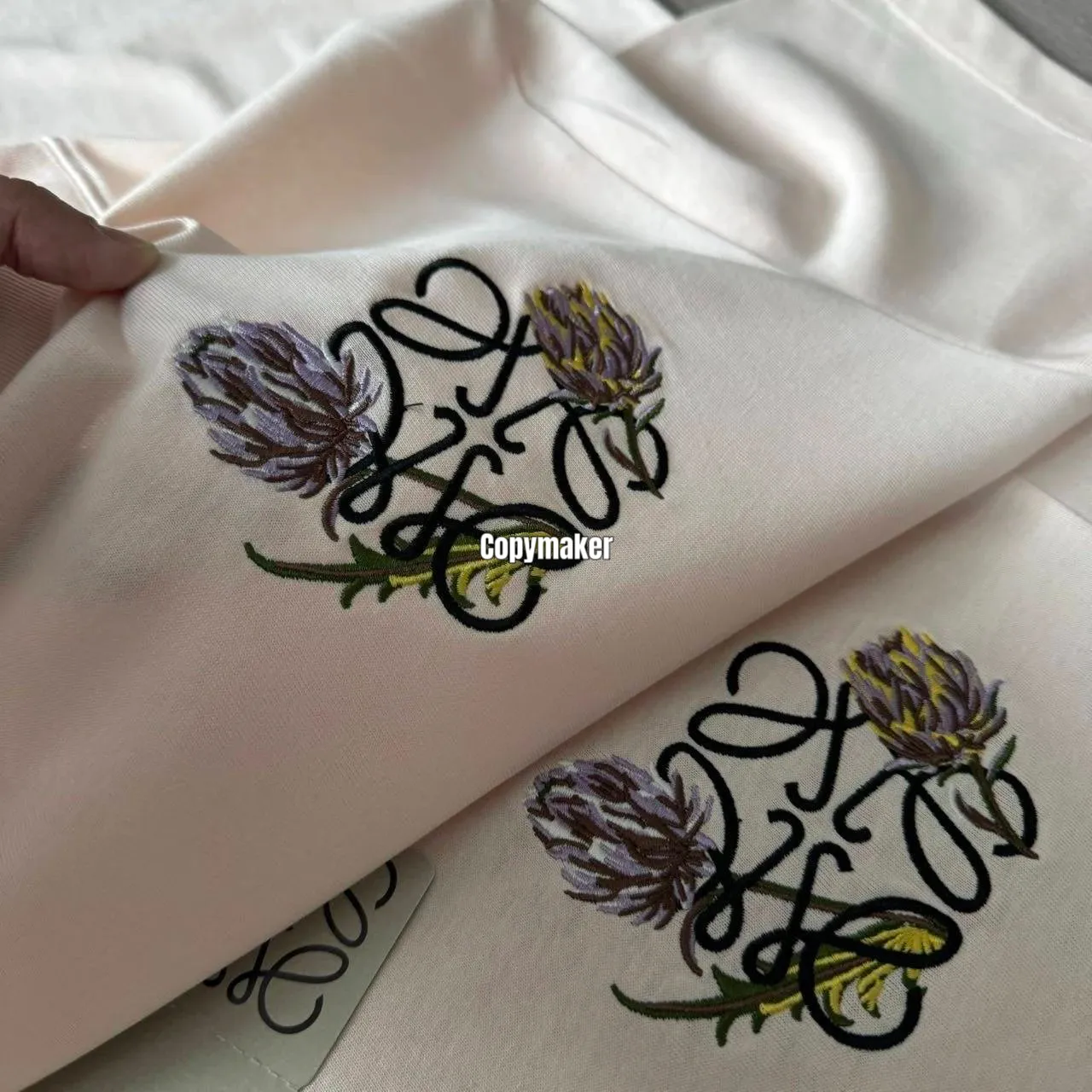 【預售】LOWE 26SS 朝鮮薊 Anagram幾何刺繡 簡約素色 短袖T恤 淡粉色