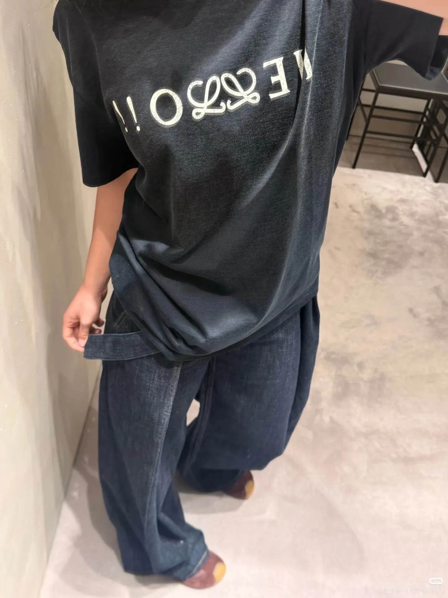 【預售】LOWE 26SS 春夏系列 胸口經典幾何logo 簡約 水洗短袖T恤