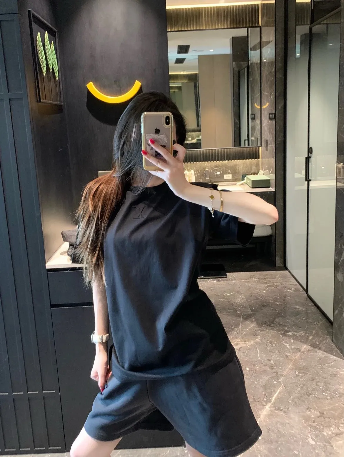 【現貨】【特價免運】1V 24SS Embossed T-Shirt 壓紋浮雕經典logo 重磅簡約素色 短袖 T恤