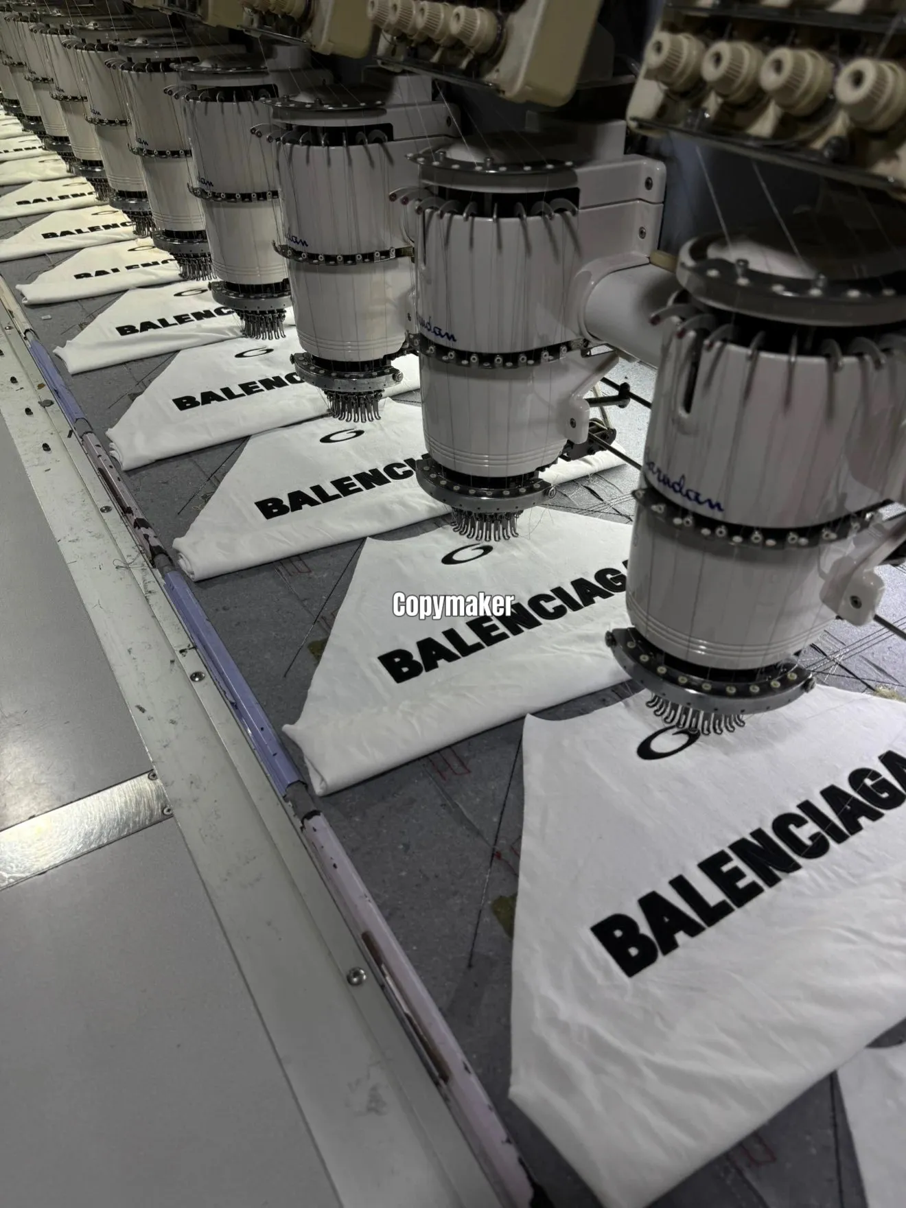 【618新品】【過驗】巴黎 BLC 26SS x NBA 聯名 拼接刺繡logo 短袖T恤足球衣 白色