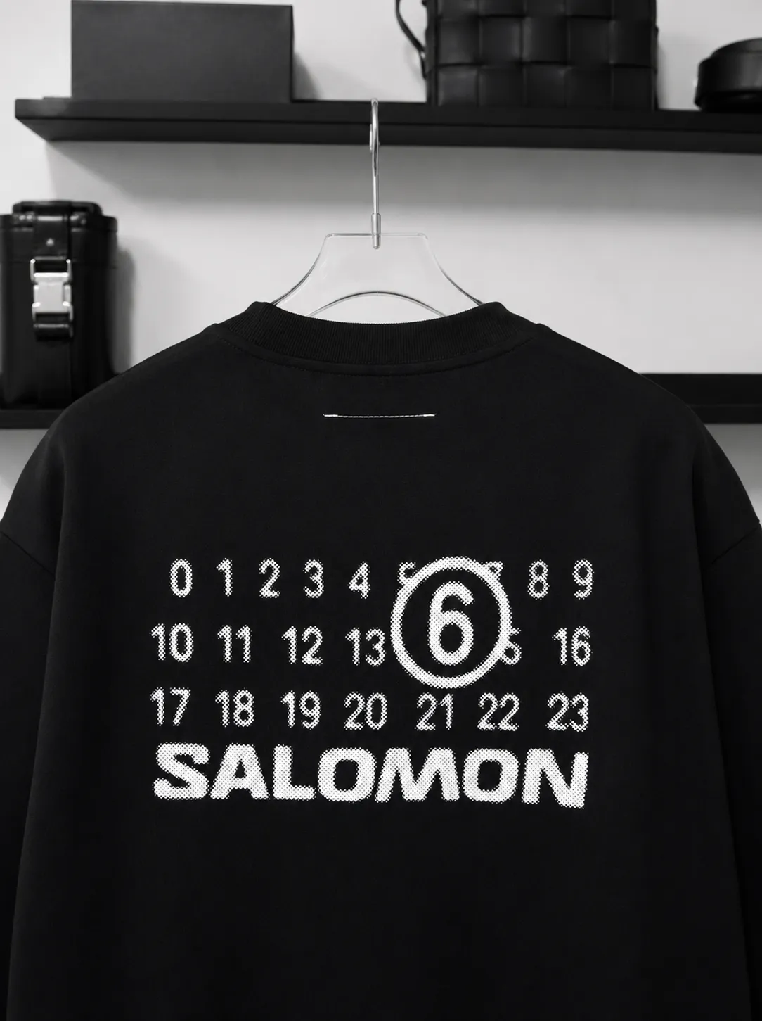 【預售】Salomon x MM6 26SS 聯名款 數字logo 短袖Ｔ恤 黑色/白色