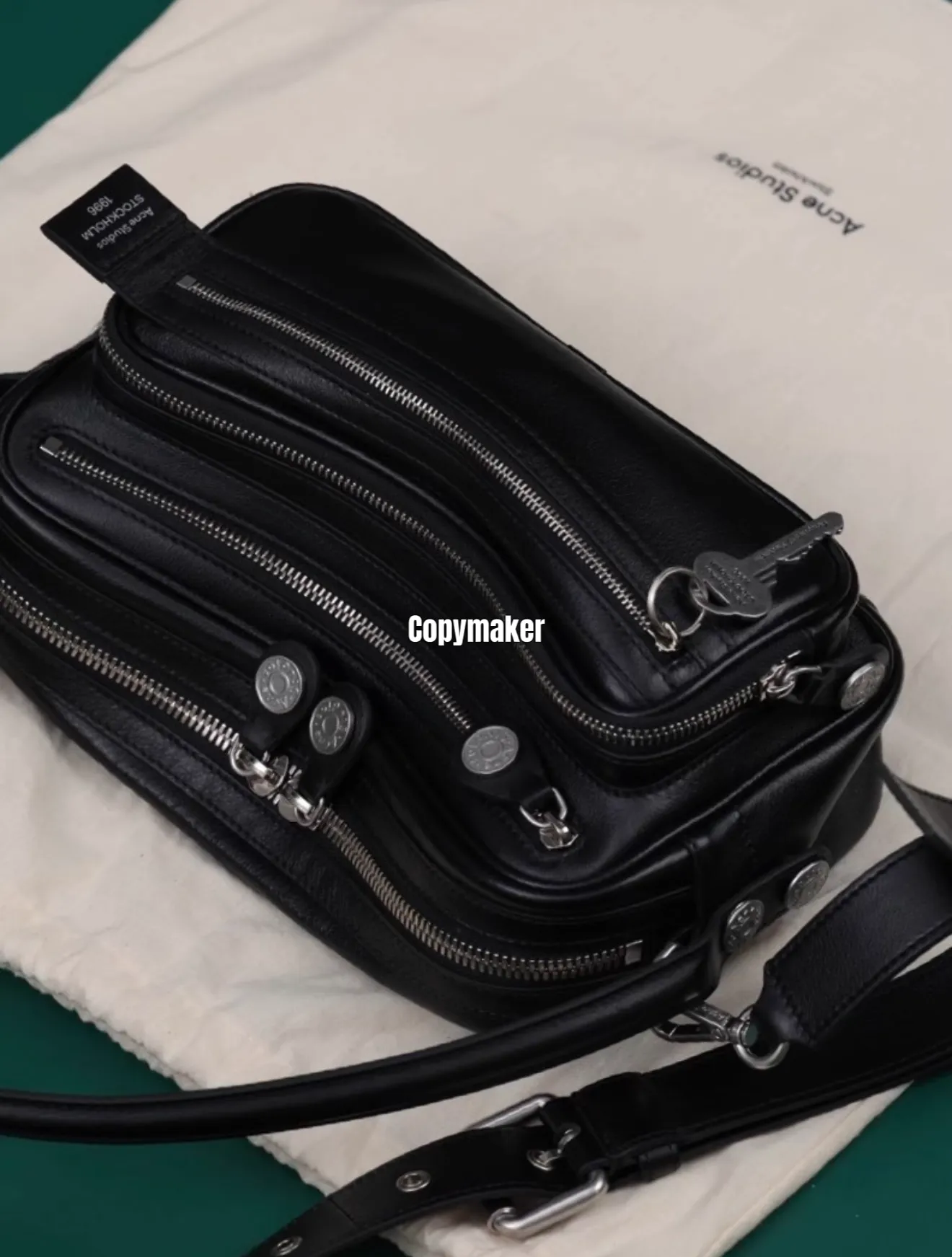 【預售】Acne Studios Camero Kit 小牛皮 相機包單肩包側背包手提包斜挎包 黑色/巧克棕