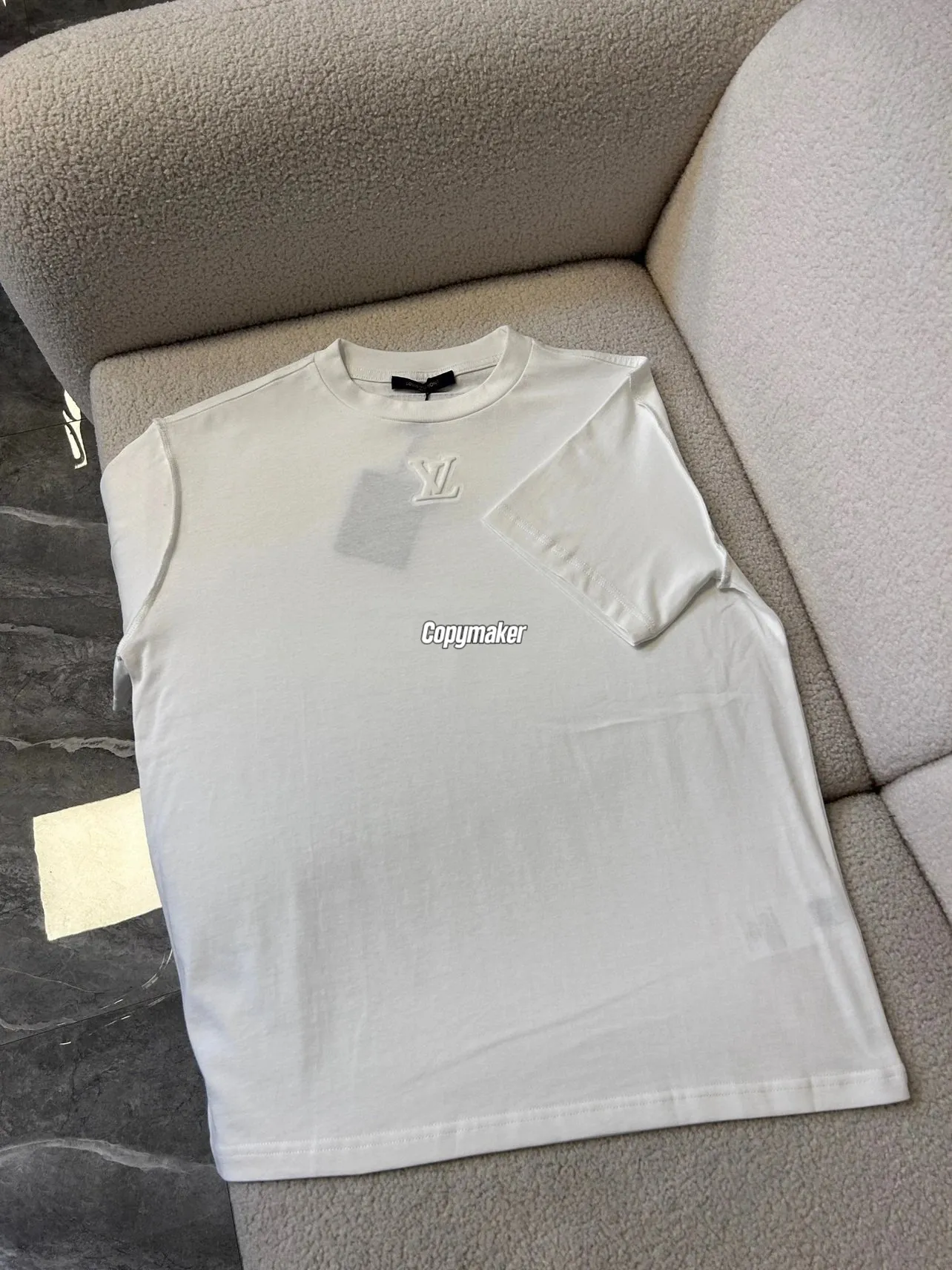 【現貨】【特價免運】1V 24SS Embossed T-Shirt 壓紋浮雕經典logo 重磅簡約素色 短袖 T恤