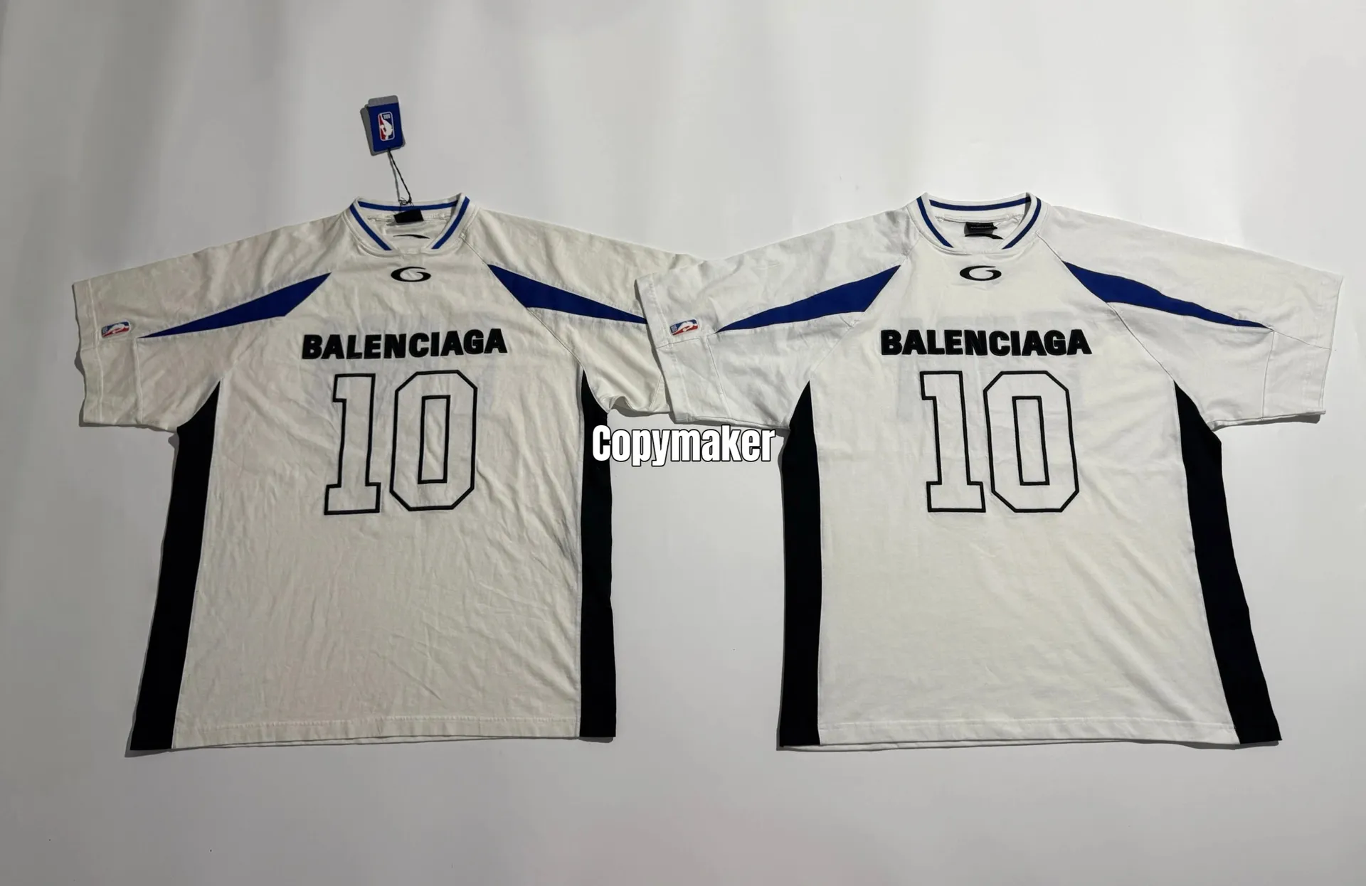 【618新品】【過驗】巴黎 BLC 26SS x NBA 聯名 拼接刺繡logo 短袖T恤足球衣 白色