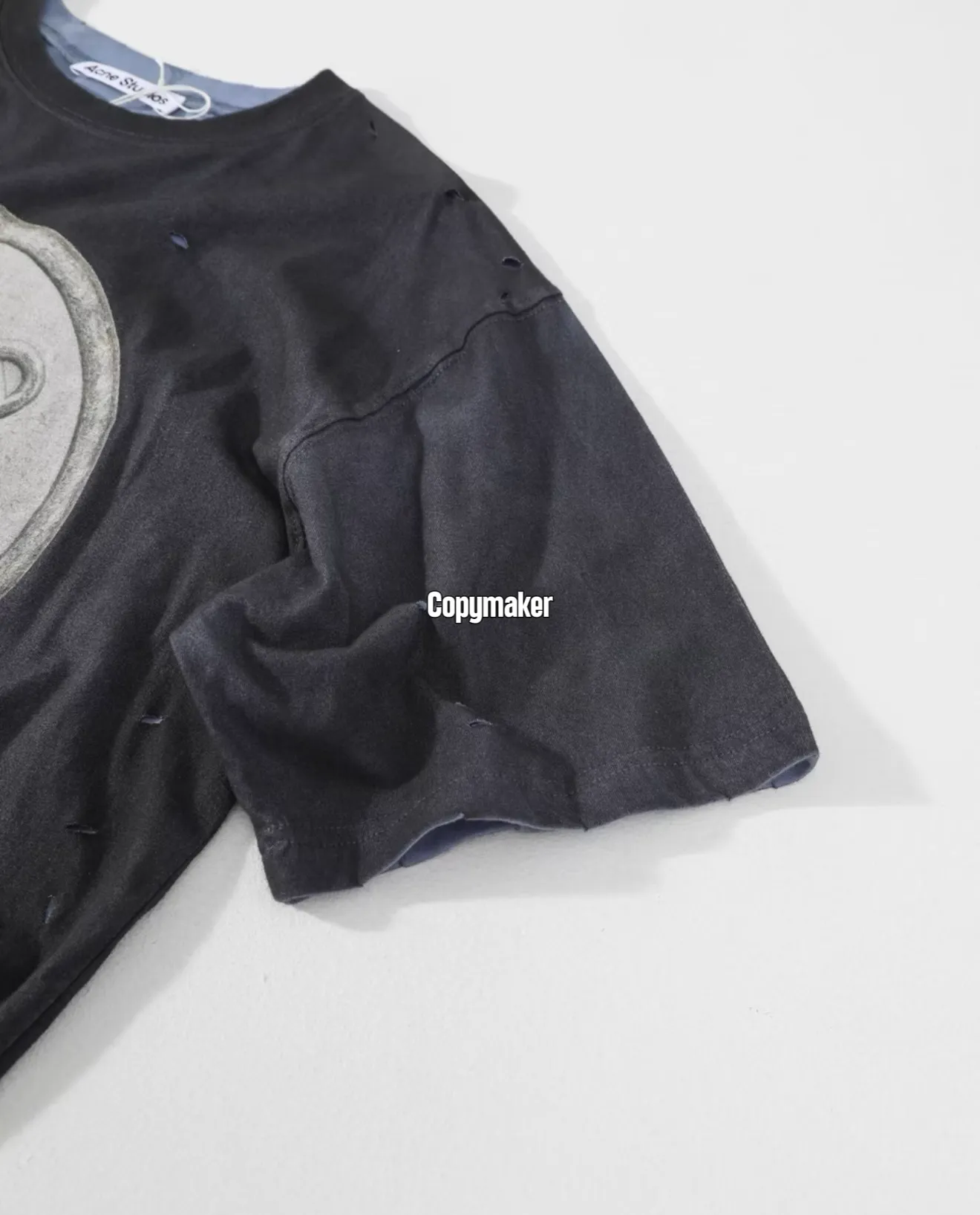 【618新品】【特價】Acne Studios 26SS 噴砂水洗做舊破壞拼色 徽章大logo 短袖T恤 黑灰