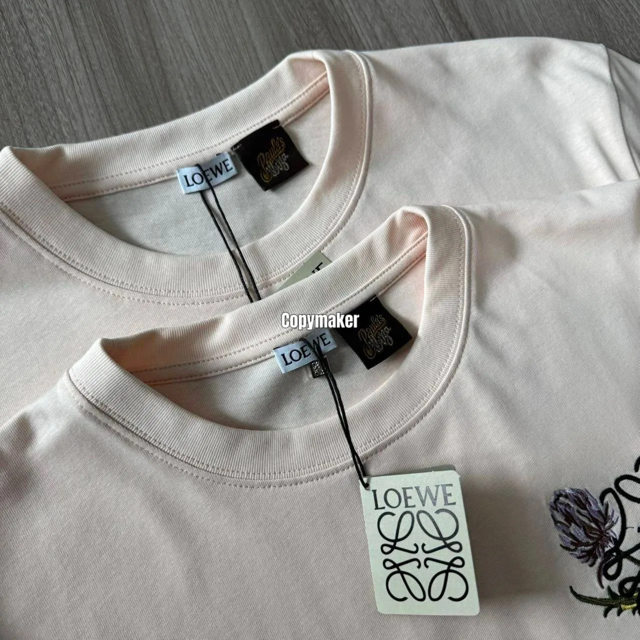 【預售】LOWE 26SS 朝鮮薊 Anagram幾何刺繡 簡約素色 短袖T恤 淡粉色