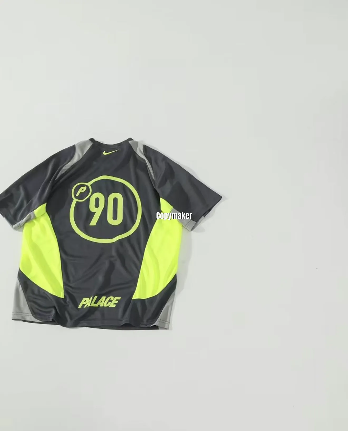 【預售】PALACE x NK  26SS 聯名 TOTAL P90 JERSEY logo 印花球衣短袖T恤