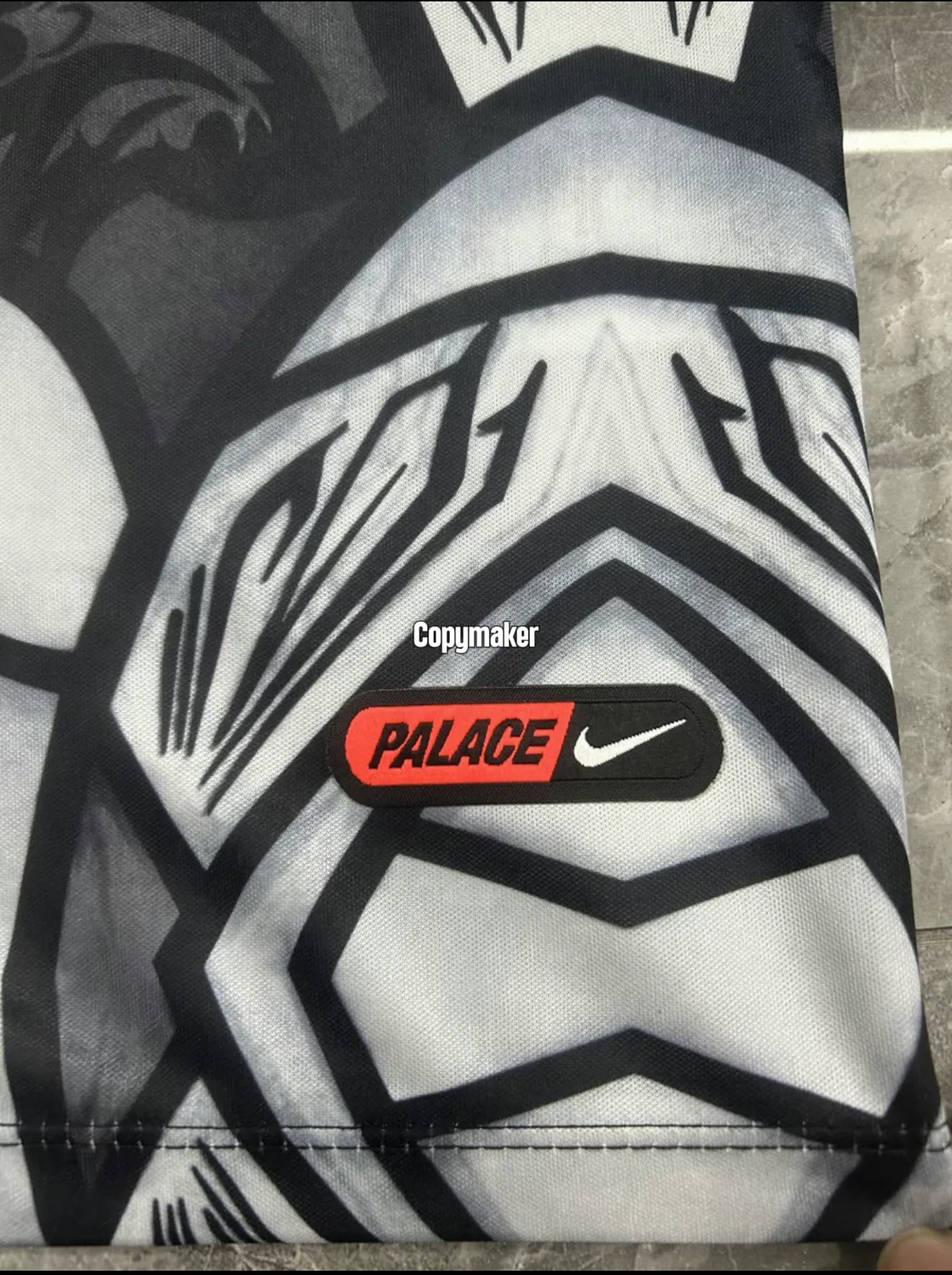 【預售】PALACE x NK x 英格蘭足球隊 26SS 三方聯名雕像印花 後背大印花 短袖T恤