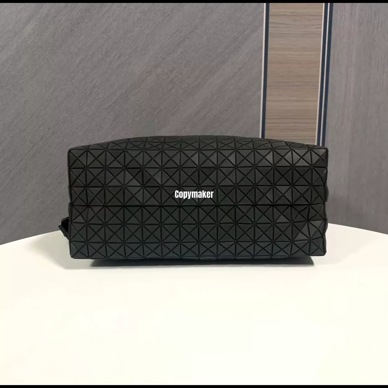【預售】lssey Mivake 24SS 三宅一生 Kuro Saddle 相機包單肩包側背包斜背包 黑色