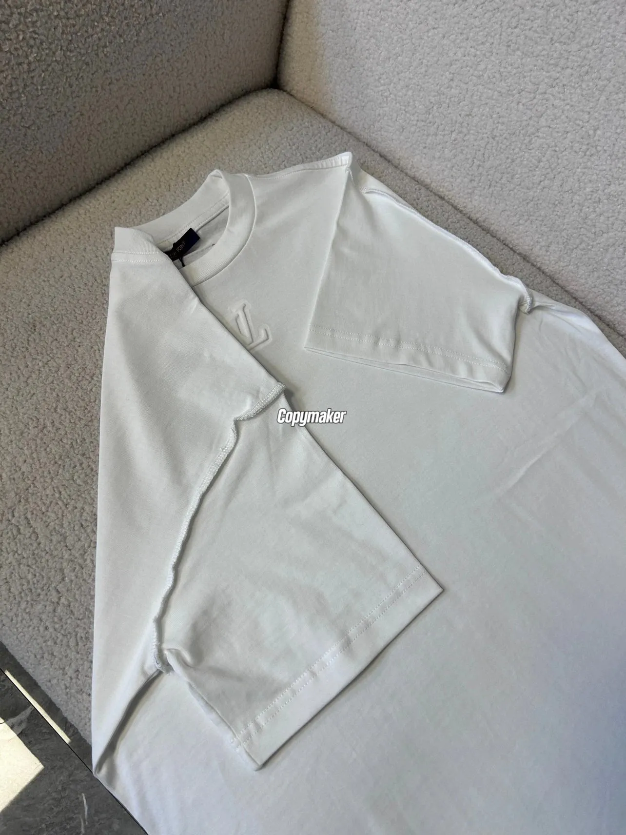 【現貨】【特價免運】1V 24SS Embossed T-Shirt 壓紋浮雕經典logo 重磅簡約素色 短袖 T恤