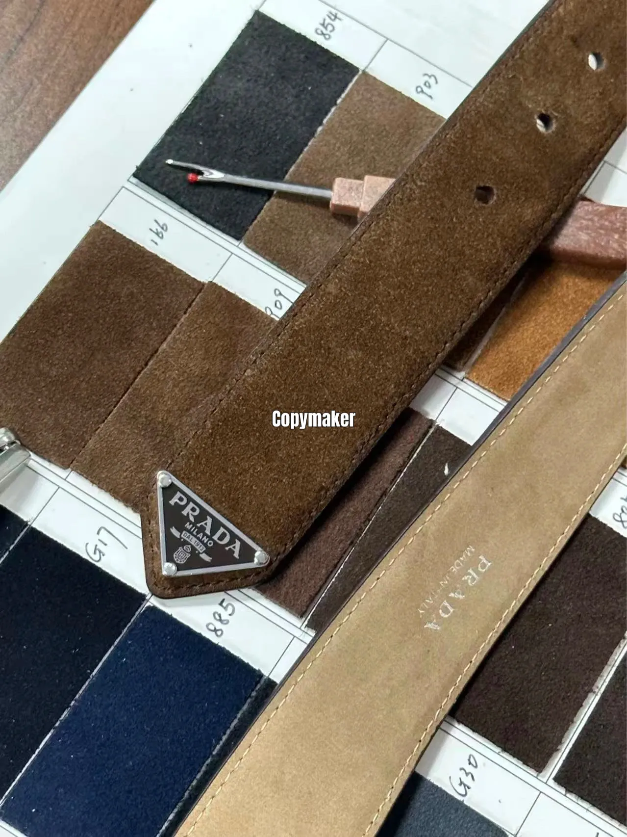 【現貨】【過驗】PRA  25FW 三角標 麂皮頭層牛皮 美拉德色系KF原廠三角牌皮帶腰帶