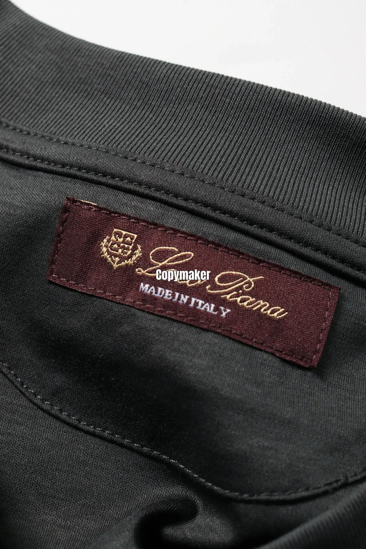 【預售】Loro Piana 後領刺繡 簡約素色 桑蠶絲涼感 短袖T恤 四色 高端品牌