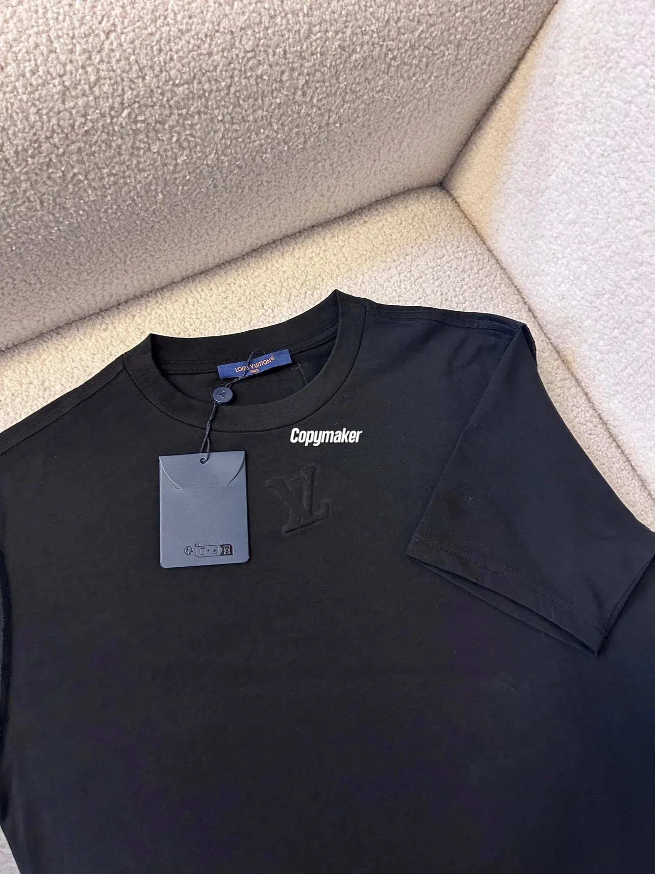 【現貨】【特價免運】1V 24SS Embossed T-Shirt 壓紋浮雕經典logo 重磅簡約素色 短袖 T恤