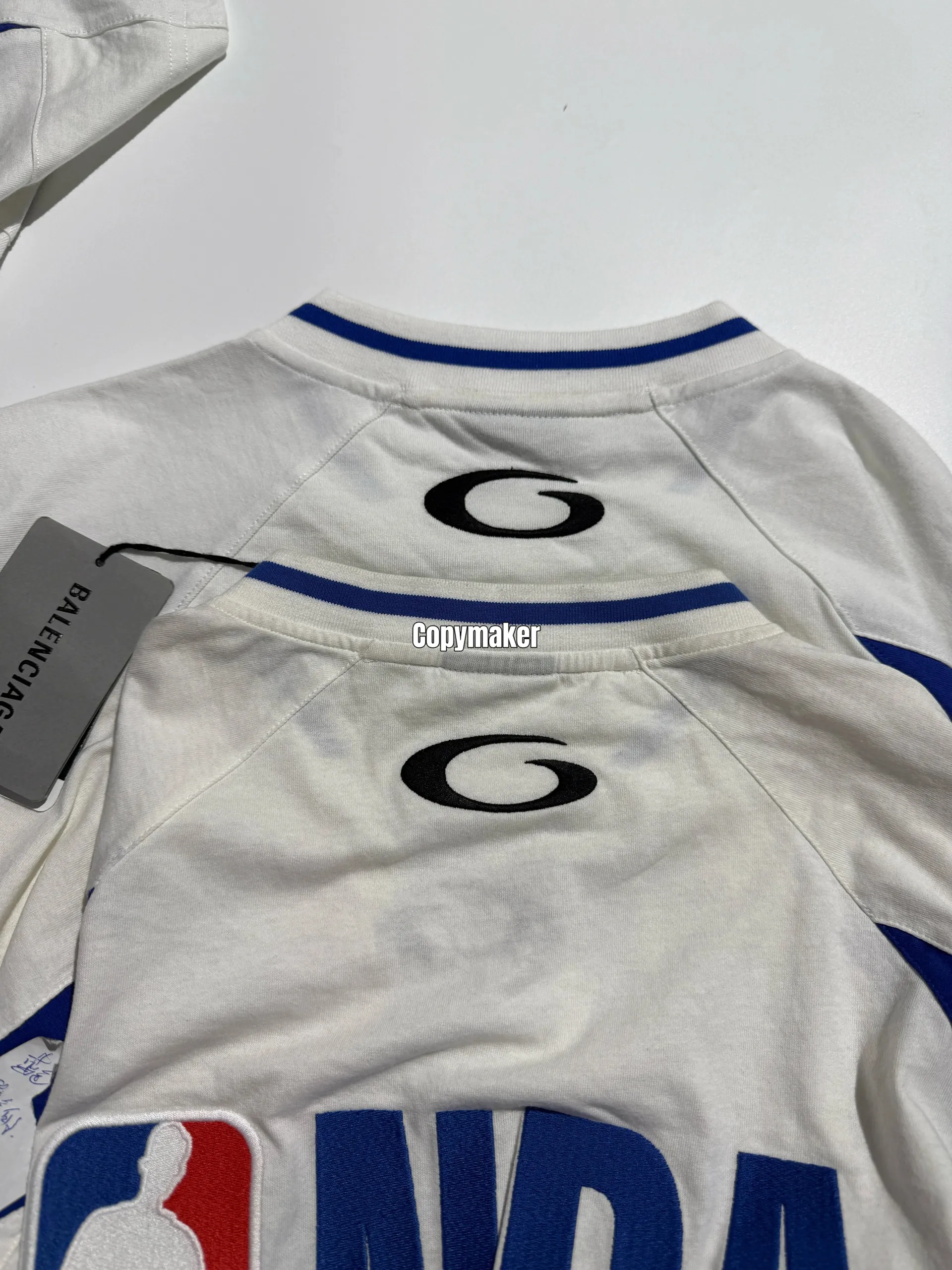 【618新品】【過驗】巴黎 BLC 26SS x NBA 聯名 拼接刺繡logo 短袖T恤足球衣 白色