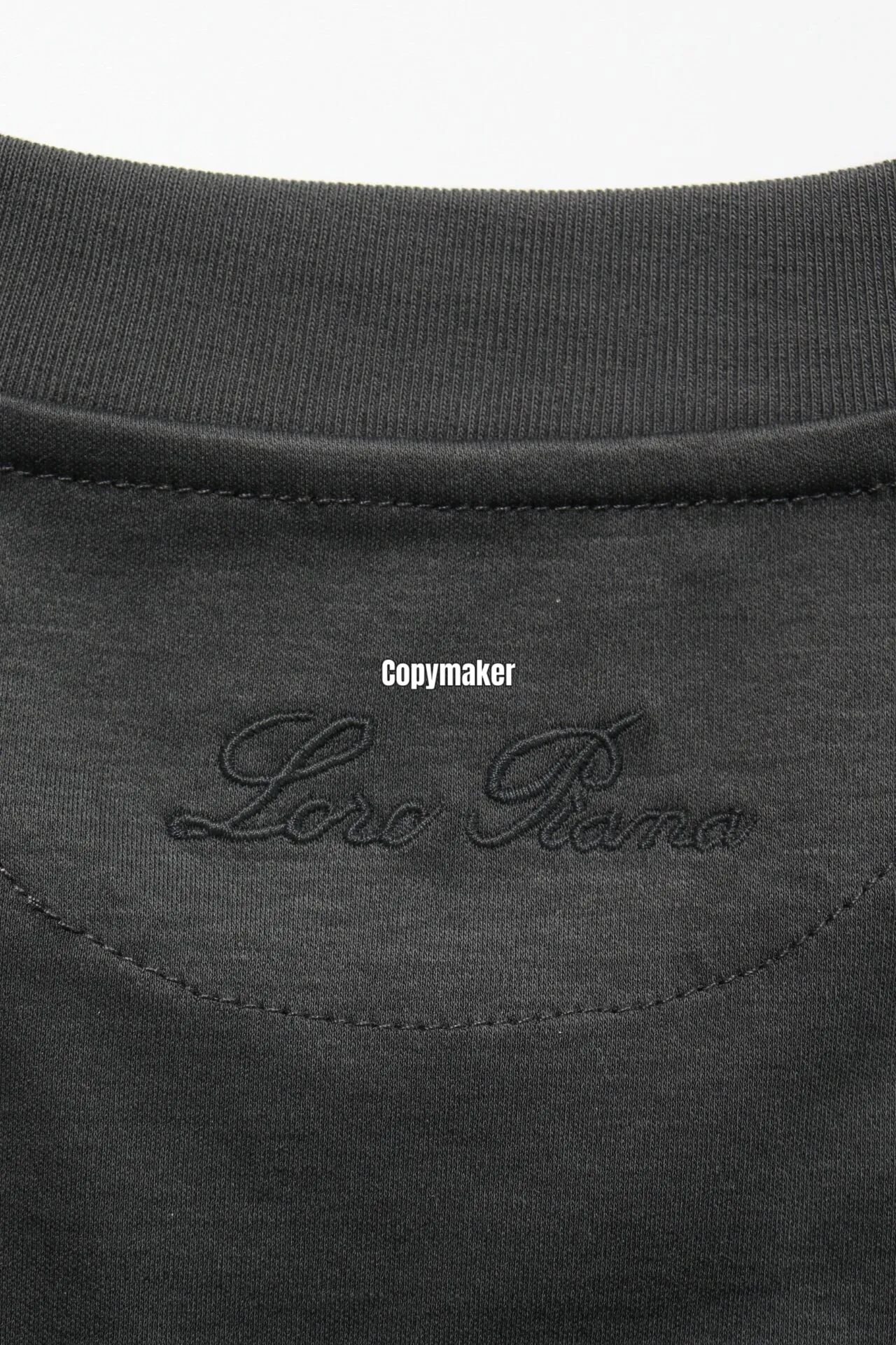 【預售】Loro Piana 後領刺繡 簡約素色 桑蠶絲涼感 短袖T恤 四色 高端品牌