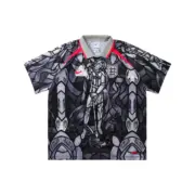 【預售】PALACE x NK x 英格蘭足球隊 26SS 三方聯名雕像印花 後背大印花 短袖T恤：圖片 2