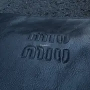 【福利回饋】M1U M1U 24SS 繆繆 壓印壓紋字母logo 皮質 托特包手提袋單肩包：圖片 6