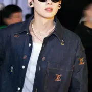 1V SS24 菲董聯名系列 logo字母刺繡圖案 牛仔外套夾克工裝 黑藍色：圖片 4