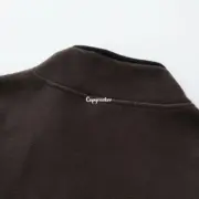 【預售】【雙11福利】M1U M1U 25SS 繆繆 字母Logo刺繡 搖粒絨 立領夾克外套 深棕：圖片 9