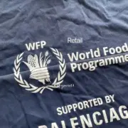 巴黎 BLC x WFP 24SS 世界糧食署 慈善限定 短袖T恤 藏青色 OS版型：圖片 3