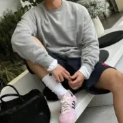 M1U M1U 23FW 繆繆 字母Logo貼布刺繡 簡約基本款 大學T圓領衛衣長袖 花灰色：圖片 4